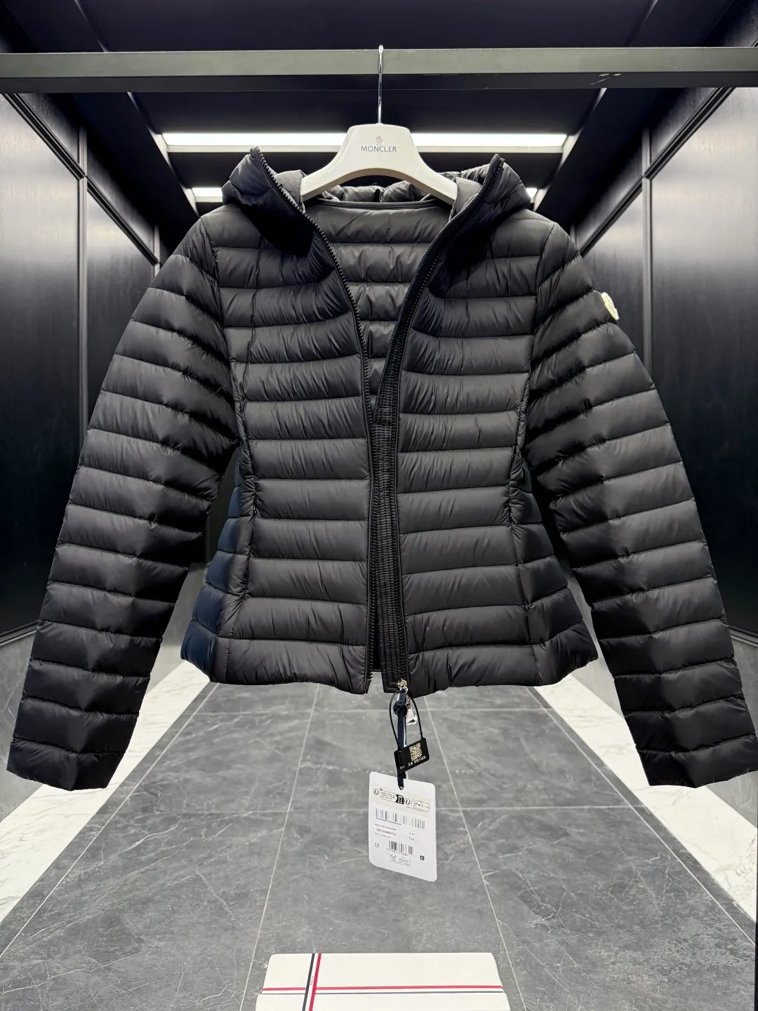 ⬆️Moncler . Ige . Ige Ige longue saison ， 。 。 ， Classic ， 。 。 • longuesaison • Longuesaison • • • • Size：1-4 /Black